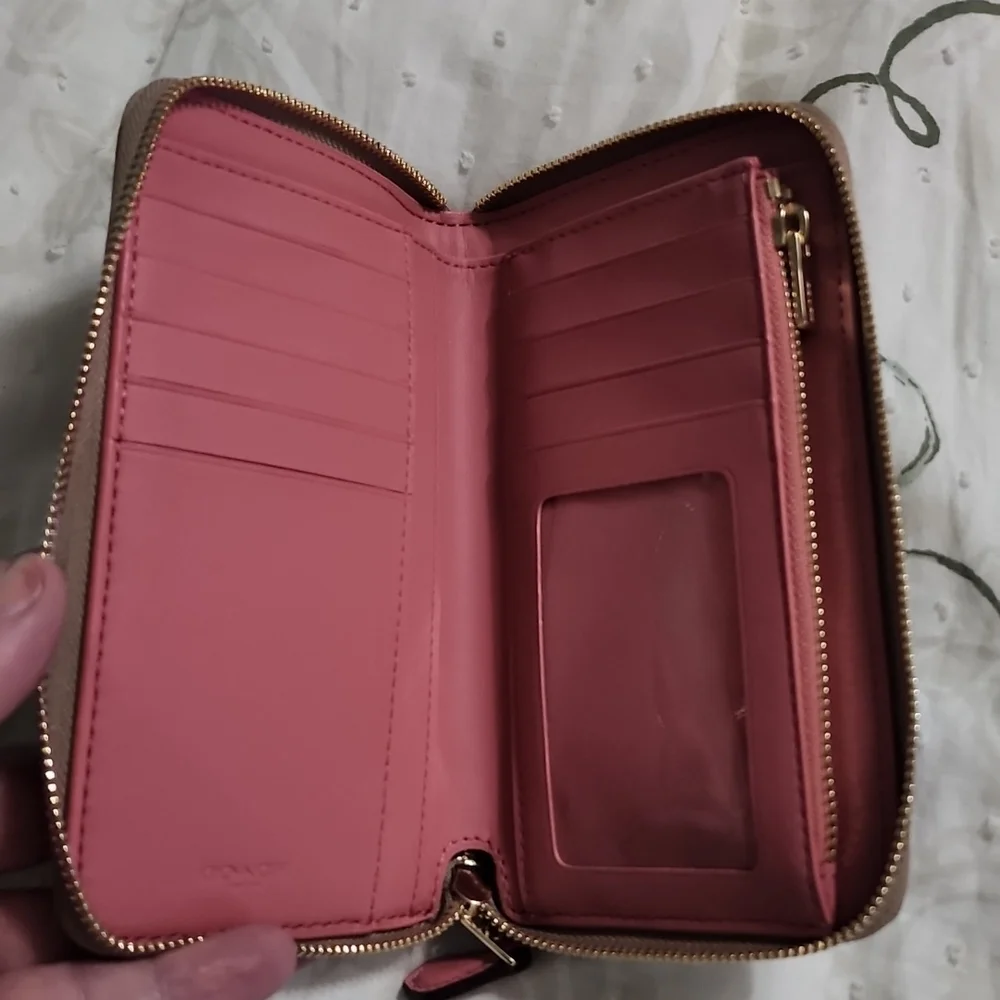 Wallet - Picture 3 of 4